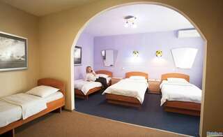 Гостиница Маринс Парк Отель Нижний Новгород Стандарт трехместное размещение-1