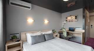 Гостиница Маринс Парк Отель Нижний Новгород Улучшенный номер с кроватью размера "king-size"-1